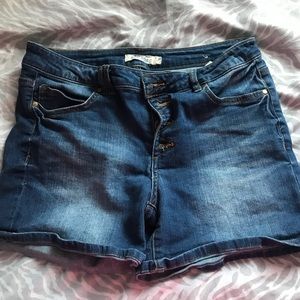 Wild blue shorts in size 7